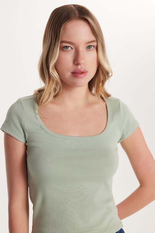 Kadın Slim Fit Dar Kesim Pamuklu Kısa Kollu U Yaka Mint Bluz