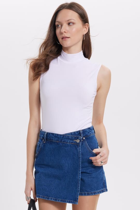 Kadın Regular Fit Klasik Kesim Viskon Kumaş Balıkçı Yaka Sıfır Kol Beyaz Bluz