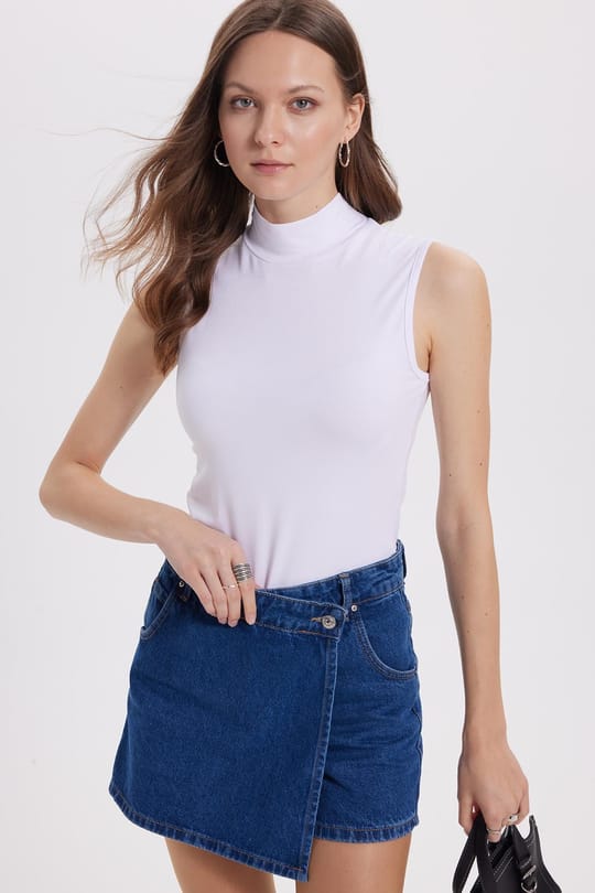 Kadın Regular Fit Klasik Kesim Viskon Kumaş Balıkçı Yaka Sıfır Kol Beyaz Bluz