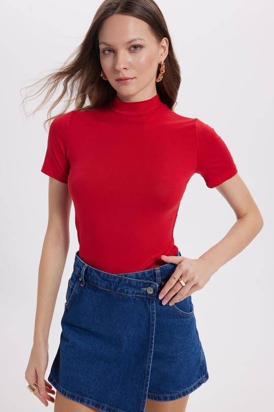 Kadın Standart Fit Kısa Kollu Yarım Balıkçı Yaka Kırmızı Bluz