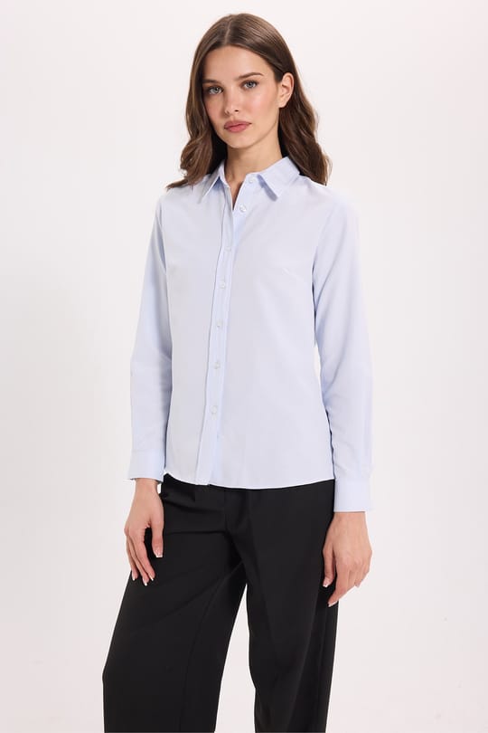 Kadın Slim Fit Dar Kesim Uzun Kollu Pamuklu Vücuda Oturan Dokulu Mavi Basic Gömlek
