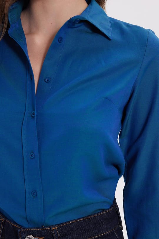 Kadın Slim Fit Dar Kesim Uzun Kollu Pamuklu Vücuda Oturan Dokulu Açık Petrol Basic Gömlek
