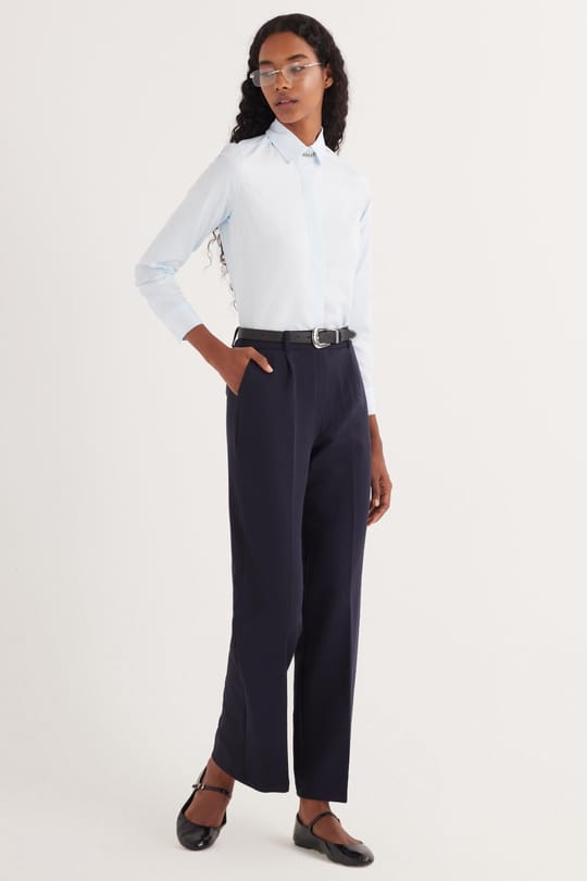 Kadın Slim Fit Dar Kesim Vucüda Oturan Uzun Kollu Gizli Düğme Detaylı Mavi Basic Gömlek