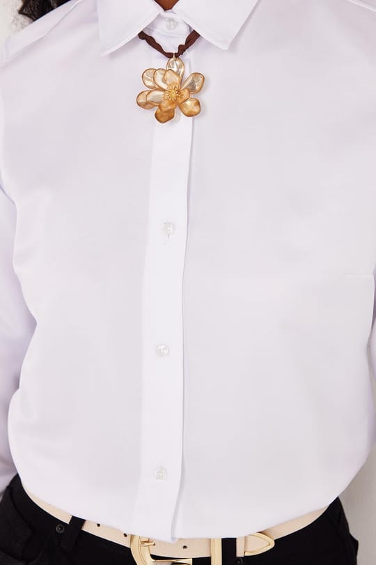 Kadın Slim Fit Dar Kesim Vücuda Oturan Uzun Kollu Beyaz Basic Gömlek