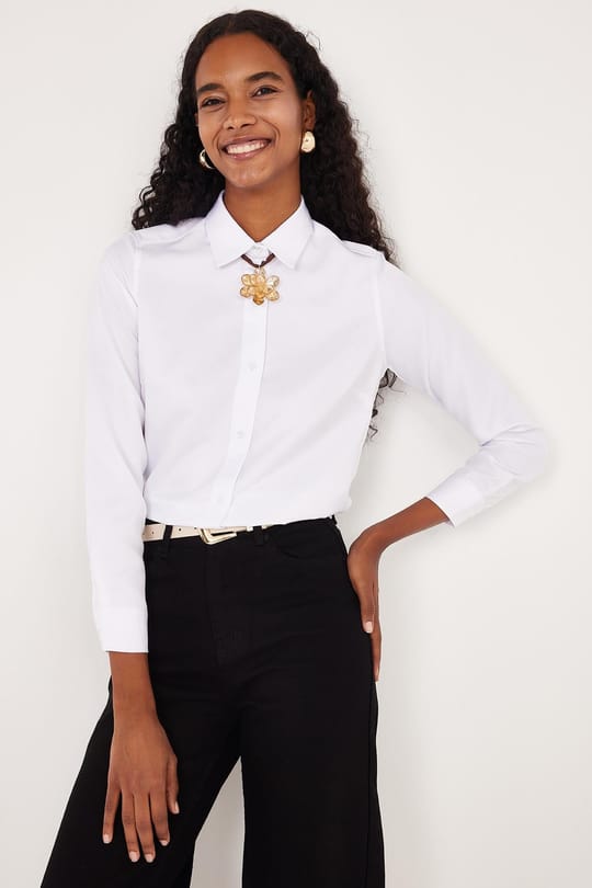 Kadın Slim Fit Dar Kesim Vücuda Oturan Uzun Kollu Beyaz Basic Gömlek