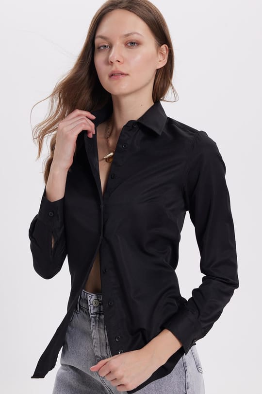 Kadın Slim Fit Dar Kesim Vücuda Oturan Uzun Kollu Siyah Basic Gömlek