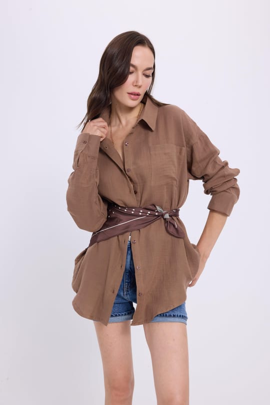 Kadın Oversize Geniş Kesim %100 Pamuk Müslin Kumaş Uzun Kollu Cepli Dokulu Kahverengi Gömlek