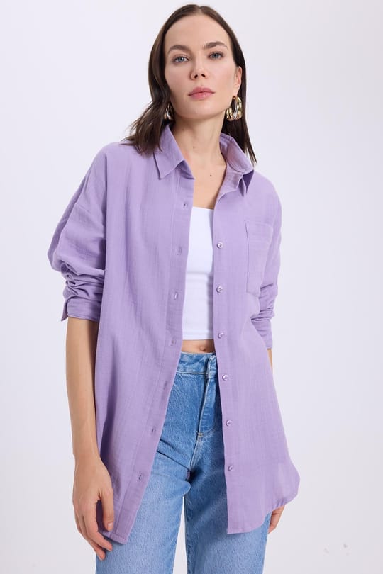 Kadın Oversize Geniş Kesim %100 Pamuk Müslin Kumaş Uzun Kollu Cepli Dokulu Açık Mor Gömlek