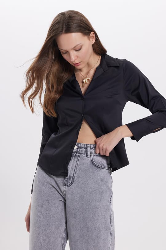 Kadın Slim Fit Dar Kesim Pensli Vucüda Oturan Klasik Yaka Uzun Kollu Likralı Siyah Gömlek