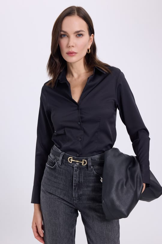 Kadın Slim Fit Dar Kesim Pensli Vücuda Oturan Klasik Yaka Uzun Kollu Likralı Siyah Gömlek