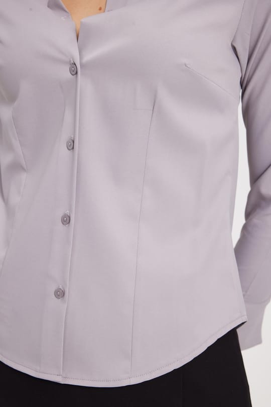 Kadın Slim Fit Dar Kesim Pensli Vücuda Oturan Klasik Yaka Uzun Kollu Likralı Gri Gömlek