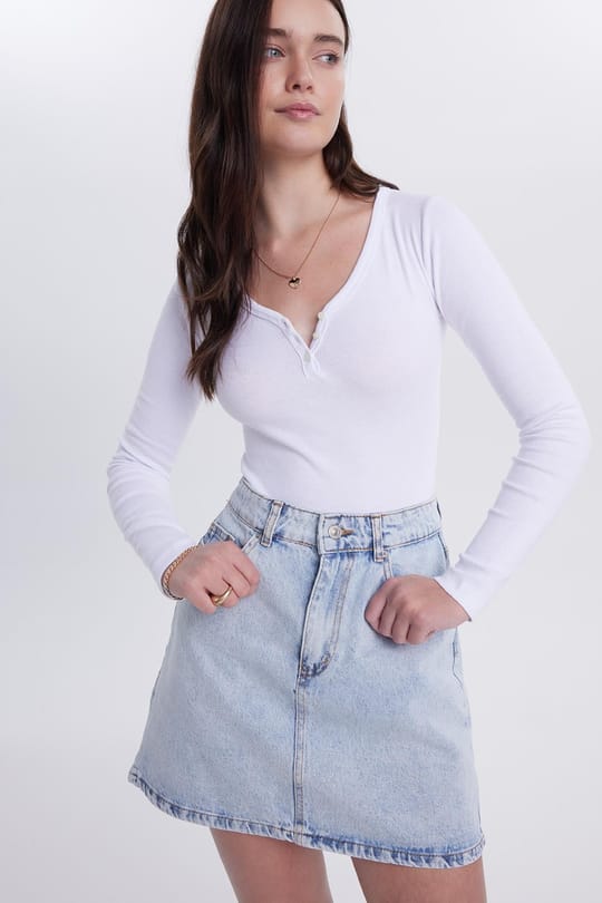 Kadın Slim Fit Dar Kesim Pamuklu V Yaka Beyaz  Bluz