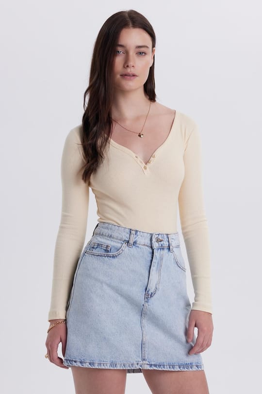 Kadın Slim Fit Dar Kesim Pamuklu V Yaka Taş Bluz