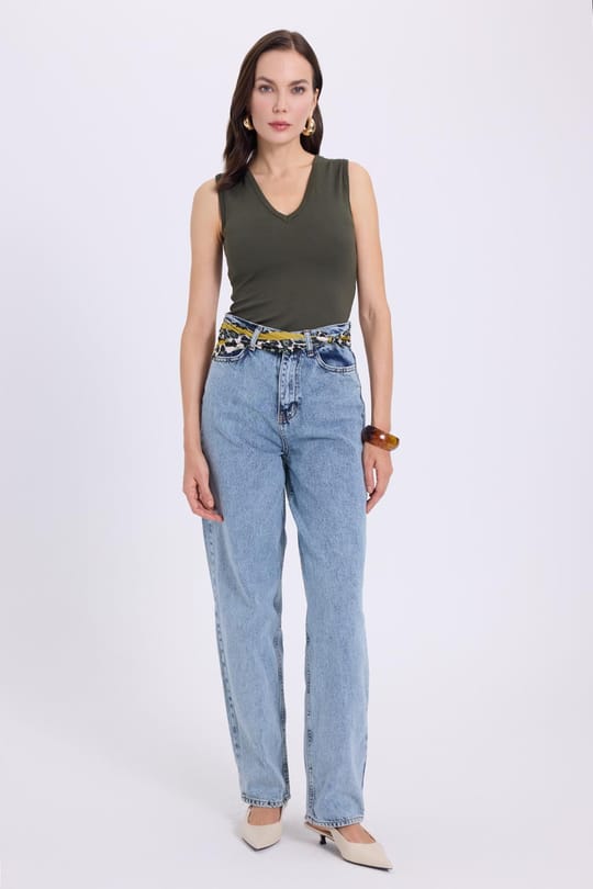 Kadın Slim Fit Dar Kesim V Yaka Sıfır Kol Pamuklu Ribanalı Haki Bluz