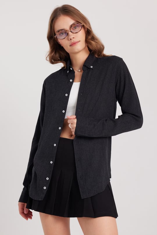 Kadın Slim Fit Düğmeli Yaka Kışlık Yün Viskon Düz Siyah Gömlek