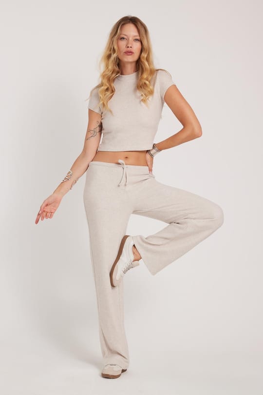 Kadın Slim Fit Dar Kesim Yarım Balıkçı Yaka Kısa Kollu Bej Bluz