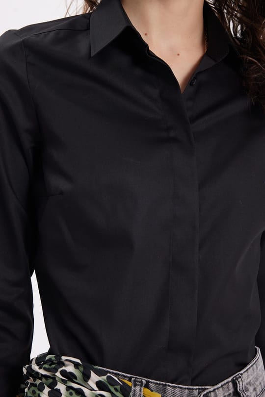 Kadın Slim Fit Non-Iron Pamuklu Vücuda Oturan Ütü Gerektirmez Pensli Siyah Gömlek