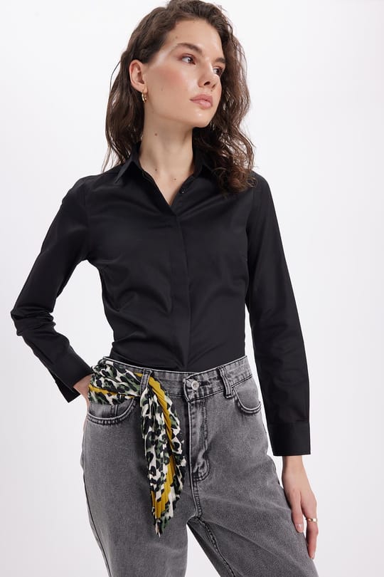 Kadın Slim Fit Non-Iron Pamuklu Vücuda Oturan Ütü Gerektirmez Pensli Siyah Gömlek