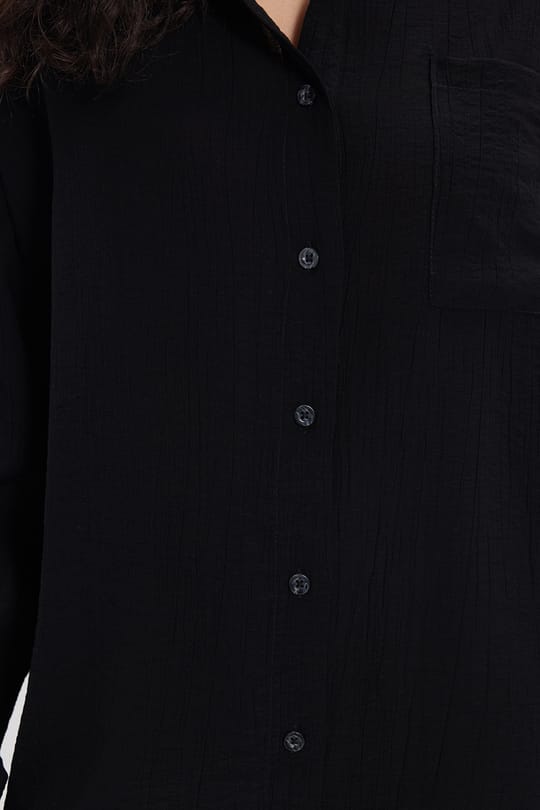 Kadın Oversize Rahat Kesim Uzun Kollu Düz Viskonlu Siyah Gömlek