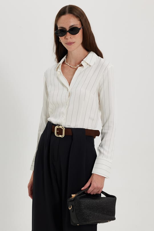 Kadın Slim Fit Dar Kesim Çizgili Viskon Yumuşak Dokulu Uzun Kollu Pensli Ekru Gömlek
