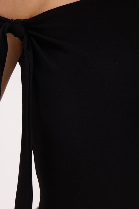 Kadın Slim Fit Dar Kesim Kısa Kollu Kayık Yaka Siyah Bluz