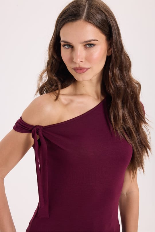 Kadın Slim Fit Dar Kesim Kısa Kollu Kayık Yaka Bordo Bluz