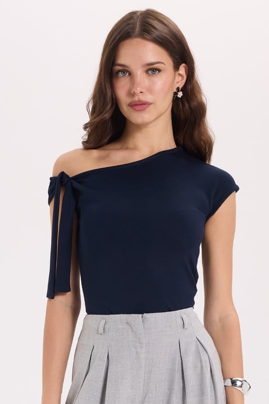 Kadın Slim Fit Dar Kesim Kısa Kollu Kayık Yaka Lacivert Bluz