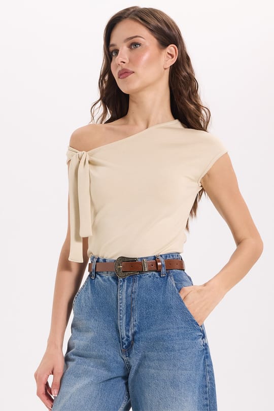 Kadın Slim Fit Dar Kesim Kısa Kollu Kayık Yaka Bej  Bluz