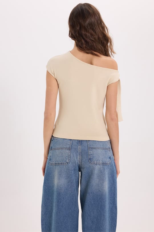 Kadın Slim Fit Dar Kesim Kısa Kollu Kayık Yaka Bej  Bluz