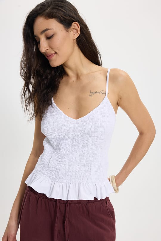 Kadın Slim Fit Dar Kesim %100 Pamuk Askılı  Büzgülü V Yaka Beyaz Bluz