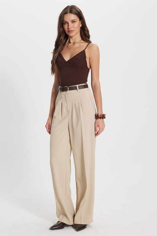 Kadın Slim Fit Dar Kesim V Yaka Askılı Kahverengi Bluz