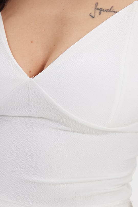 Kadın Slim Fit Dar Kesim V Yaka Askılı Ekru Bluz