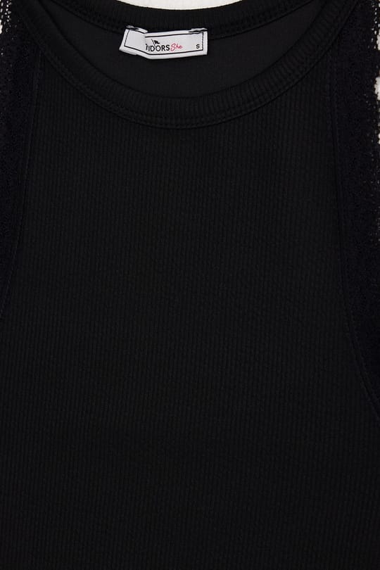 Kadın Slim Fit Dar Kesim Halter Yaka Kolsuz Dantel Detaylı Siyah Atlet Bluz