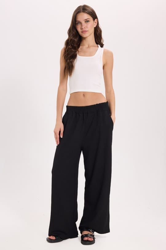 Kadın Slim Fit Dar Kesim Kalın Askılı Kare Yaka Ekru Atlet Bluz