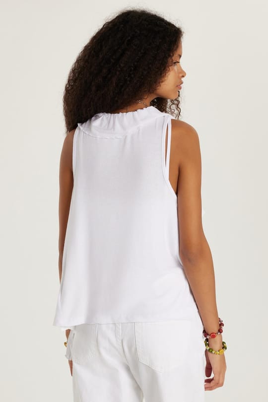 Kadın Slim Fit Dar Kesim Sıfır Kollu V Yaka Beyaz Hırka