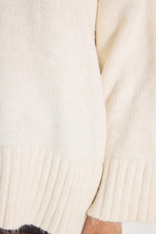 Kadın Oversize Geniş Kesim Bisiklet Yaka Truvakar Kollu Ekru Triko Kazak