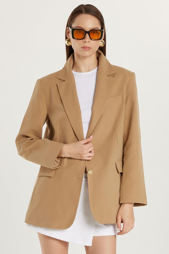 Kadın Slim Fit Dar Kesim Mono Yaka Torba Cep Vatkalı Bej Ceket