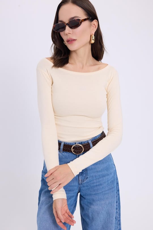 Kadın Slim Fit Dar Kesim Pamuklu Modal Kumaş Uzun Kollu Kayık Yaka Bej Bluz