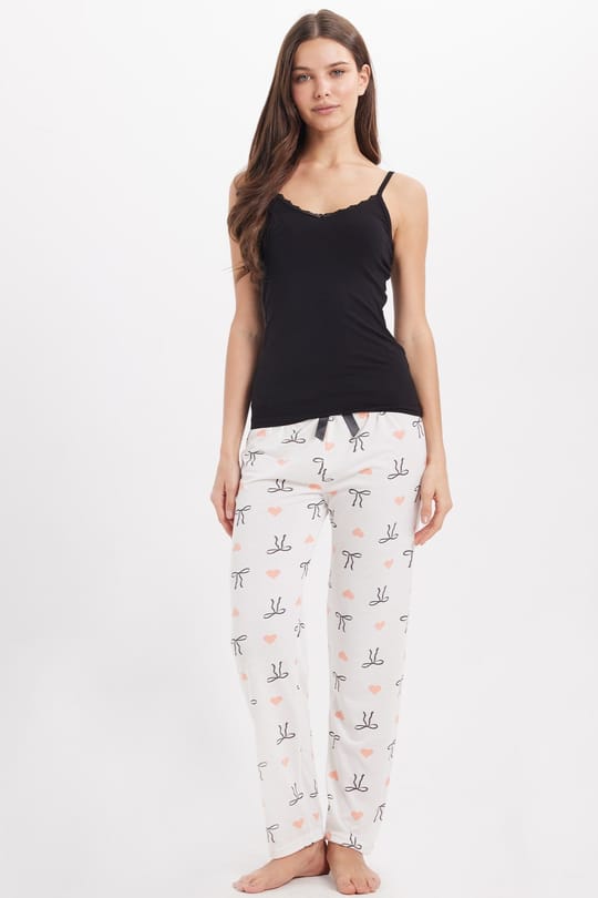 Kadın Slim Fit Dar Kesim Pamuklu İnce Askılı Dantel Detaylı Siyah Crop Atlet