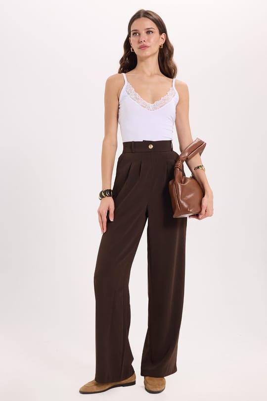 Kadın Slim Fit Dar Kesim  Kolsuz V Yaka Dantel Detaylı Pamuklu Likralı Beyaz Crop