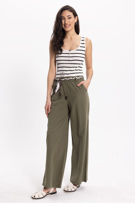 Kadın Slim Fit Dar Kesim Pamuklu Askılı Kare Yaka Çizgili Beyaz Crop