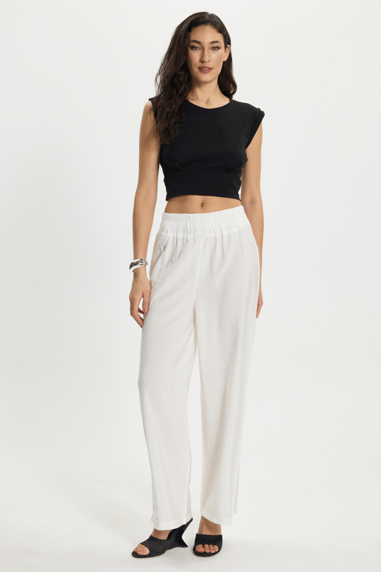 Kadın Slim Fit Bisiklet Yaka %100 Pamuk Yumuşak Dokulu Kolsuz Pileli Siyah Crop Bluz 
