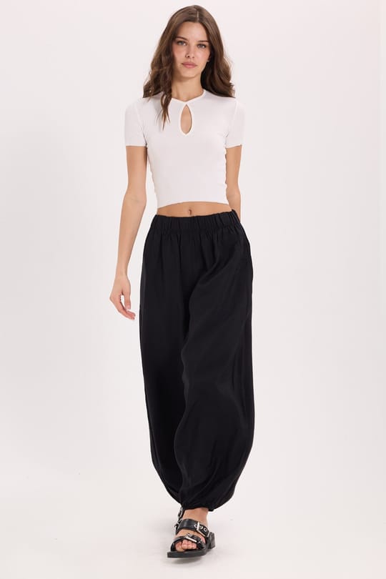 Kadın Slim Fit Dar Kesim %100 Pamuk Kısa Kollu Bisiklet Yaka Beyaz Crop