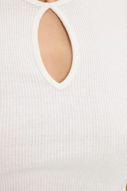 Kadın Slim Fit Dar Kesim %100 Pamuk Bisiklet Yaka Kısa Kol Ekru Crop