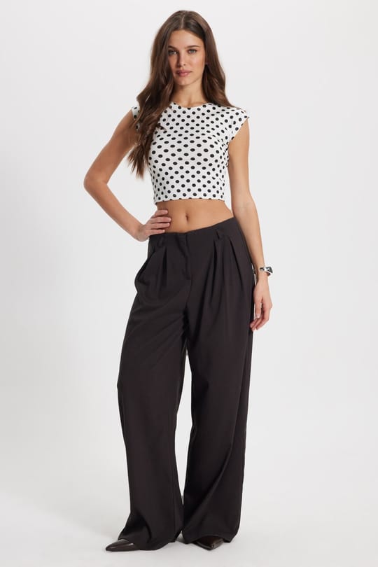 Kadın Slim Fit Dar Kesim Puantiyeli Bisiklet Yaka Beyaz Crop Bluz