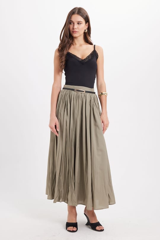 Kadın Slim Fit Dar Kesim İnce Askılı Dantel Detaylı Likralı Siyah Crop Atlet