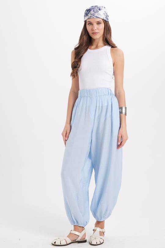 Kadın Slim Fit Dar Kesim Pamuklu Askılı Bisiklet Yaka Beyaz Crop Atlet