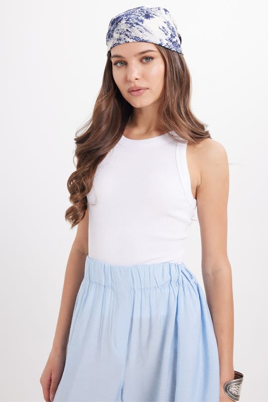 Kadın Slim Fit Dar Kesim Pamuklu Askılı Bisiklet Yaka Beyaz Crop Atlet