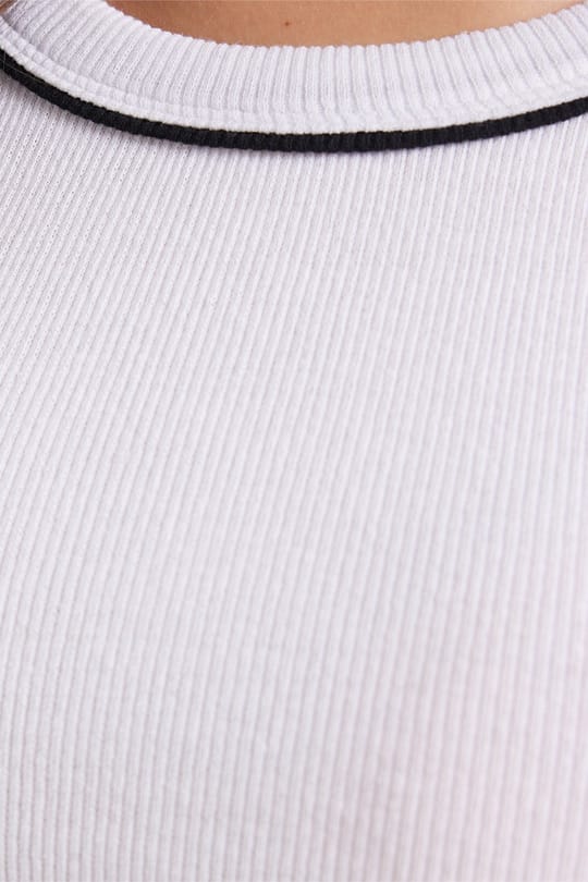 Kadın Slim Fit Dar Kesim Pamuklu Askılı Bisiklet Yaka Biyeli Beyaz Crop Atlet