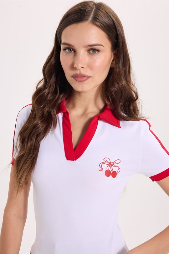 Kadın Slim Fit Dar Kesim Kısa Kollu Baskılı Omzu Şeritli V Yaka Beyaz Tişört Body